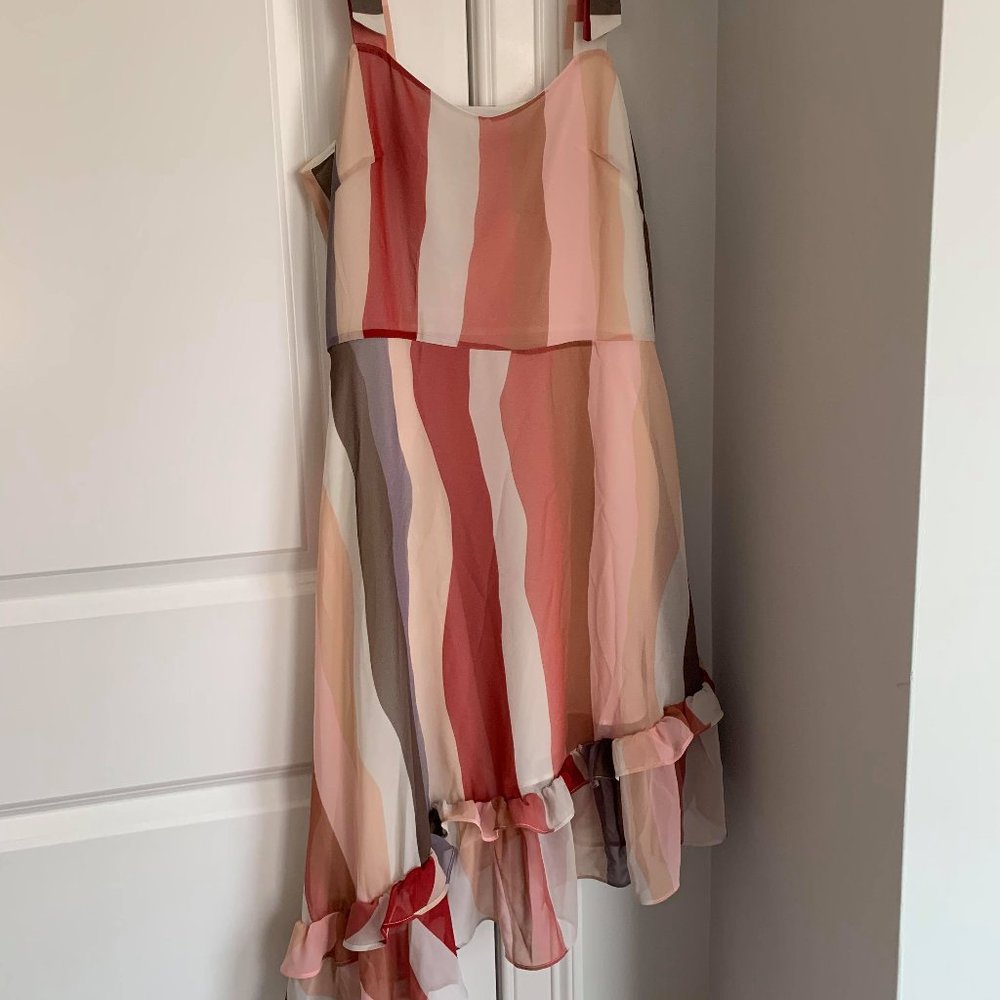 Petite Studio Quinn Dress Size Small NWT